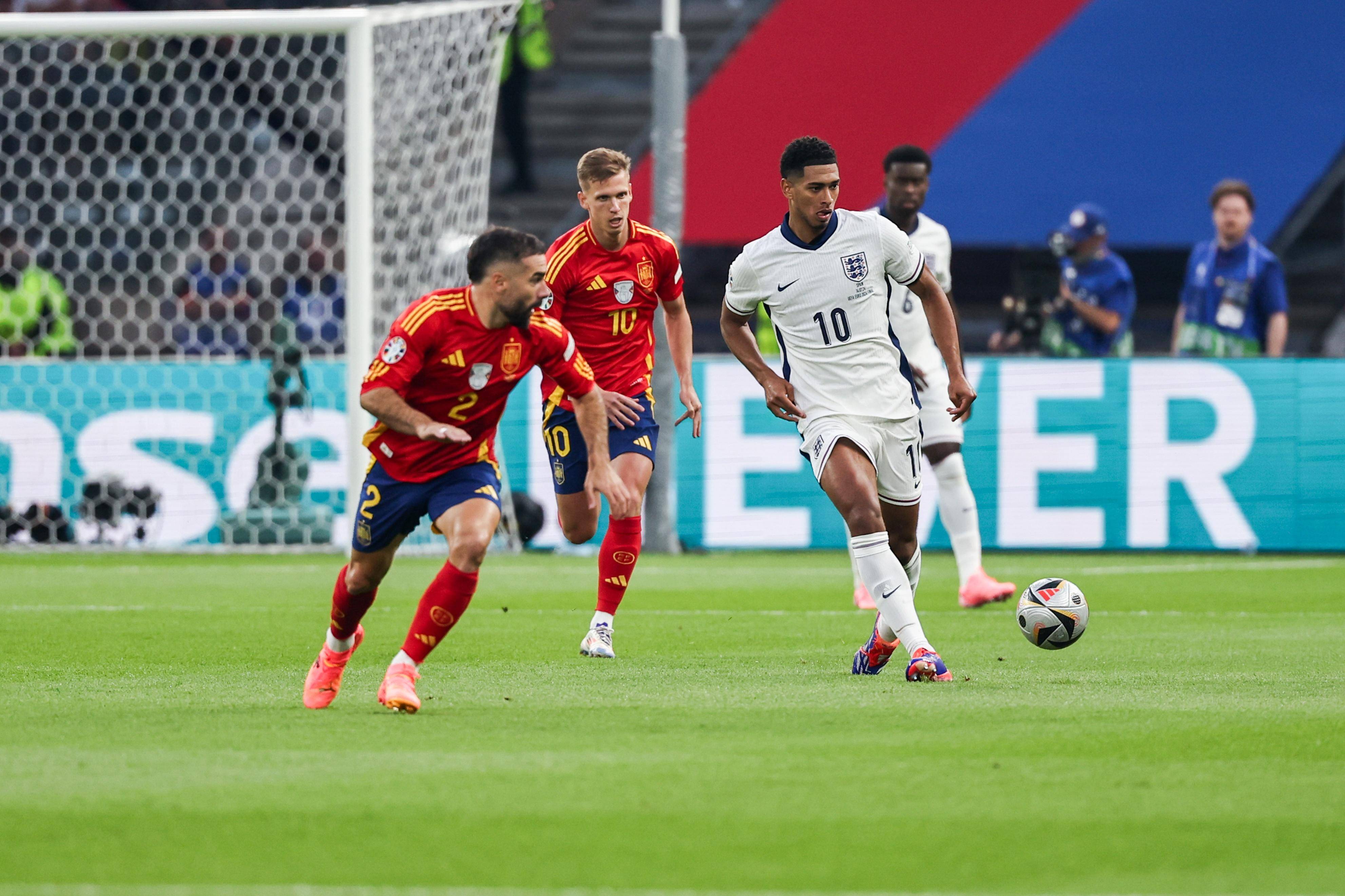 关于激情四射!欧洲杯赛事再次引爆球迷狂热的信息 关于激情四射!欧洲杯赛事再次引爆球迷狂热的信息