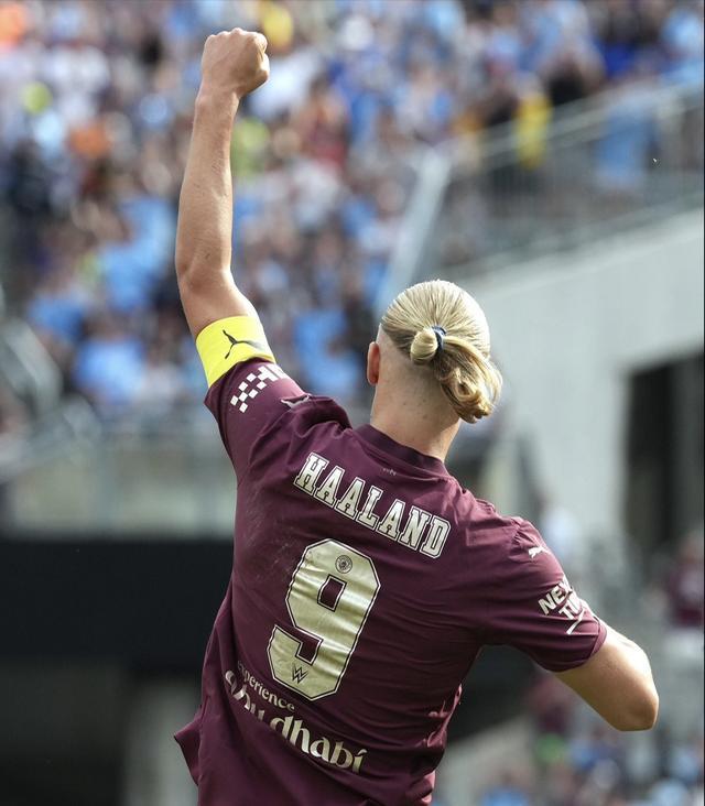 曼城前锋遭红牌罚下,球队演员饱受伤痛的简单介绍 曼城前锋遭红牌罚下,球队演员饱受伤痛的简单介绍