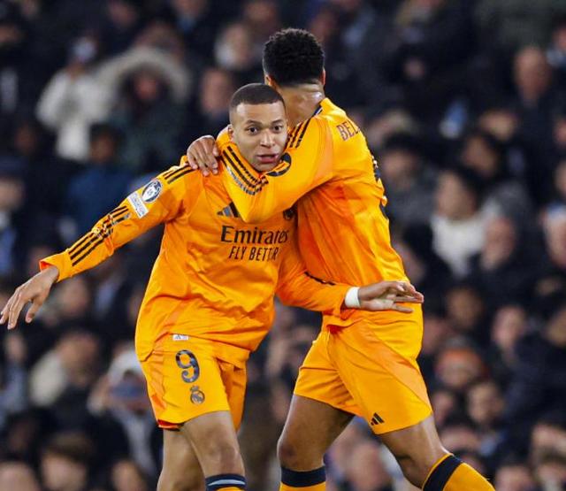 欧预赛中心战,球员们拼尽全力冲刺胜利的简单介绍 欧预赛中心战,球员们拼尽全力冲刺胜利的简单介绍