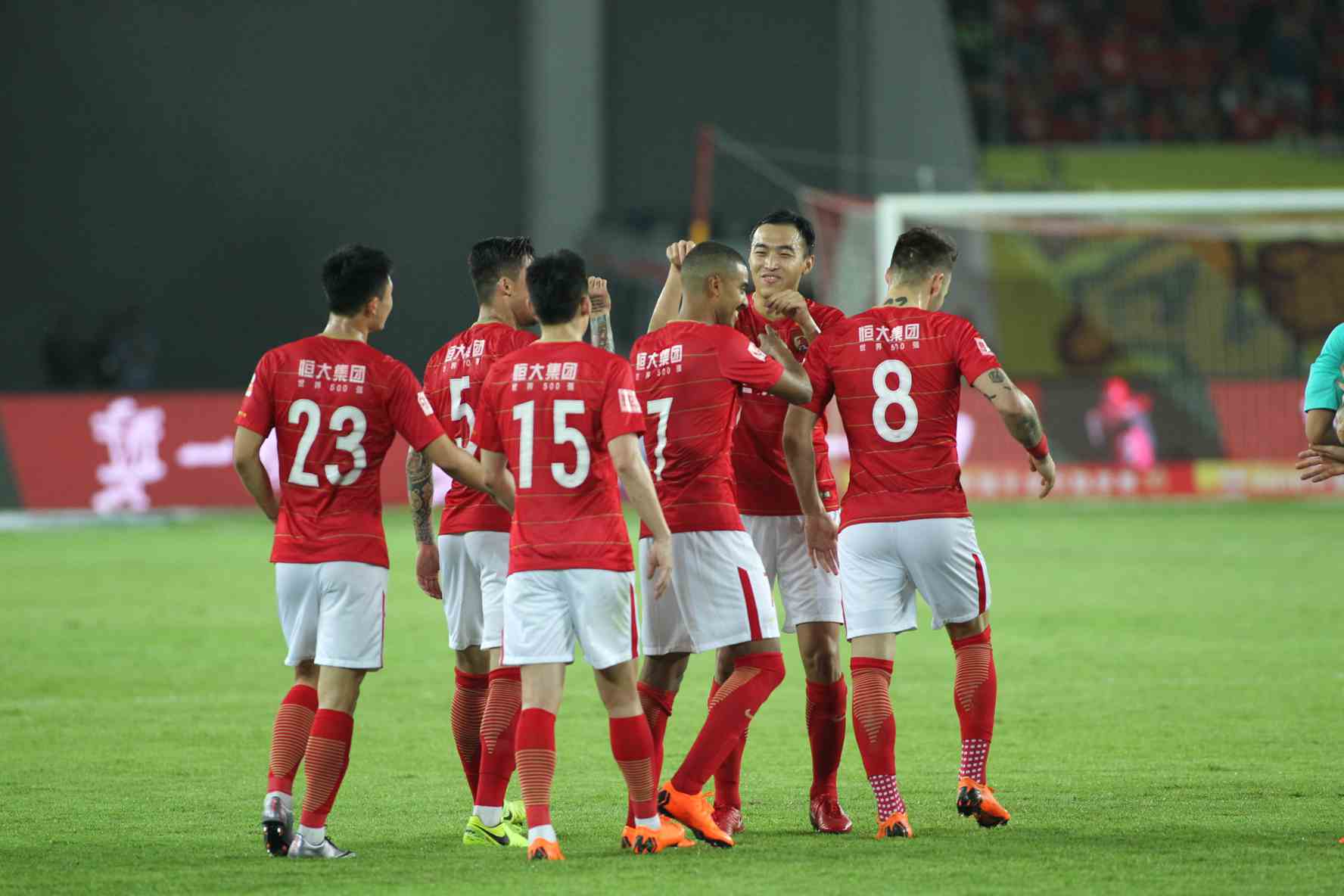 恒大客场大胜建业,领先第二名分巩固榜首的简单介绍 恒大客场大胜建业,领先第二名分巩固榜首的简单介绍