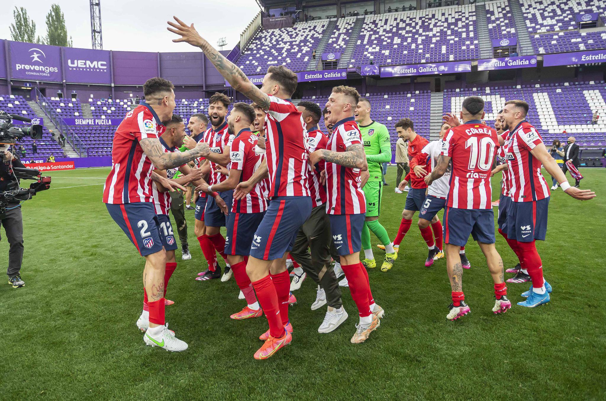 奥西苏纳惊人表现,力压豪门争冠 奥西苏纳惊人表现,力压豪门争冠