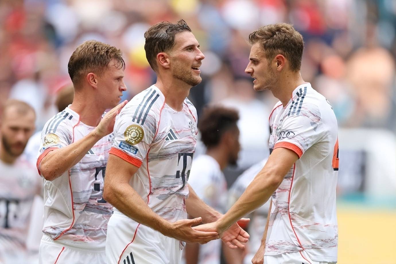 欧洲豪强球队交手激烈,胜负悬殊 欧洲豪强球队交手激烈,胜负悬殊