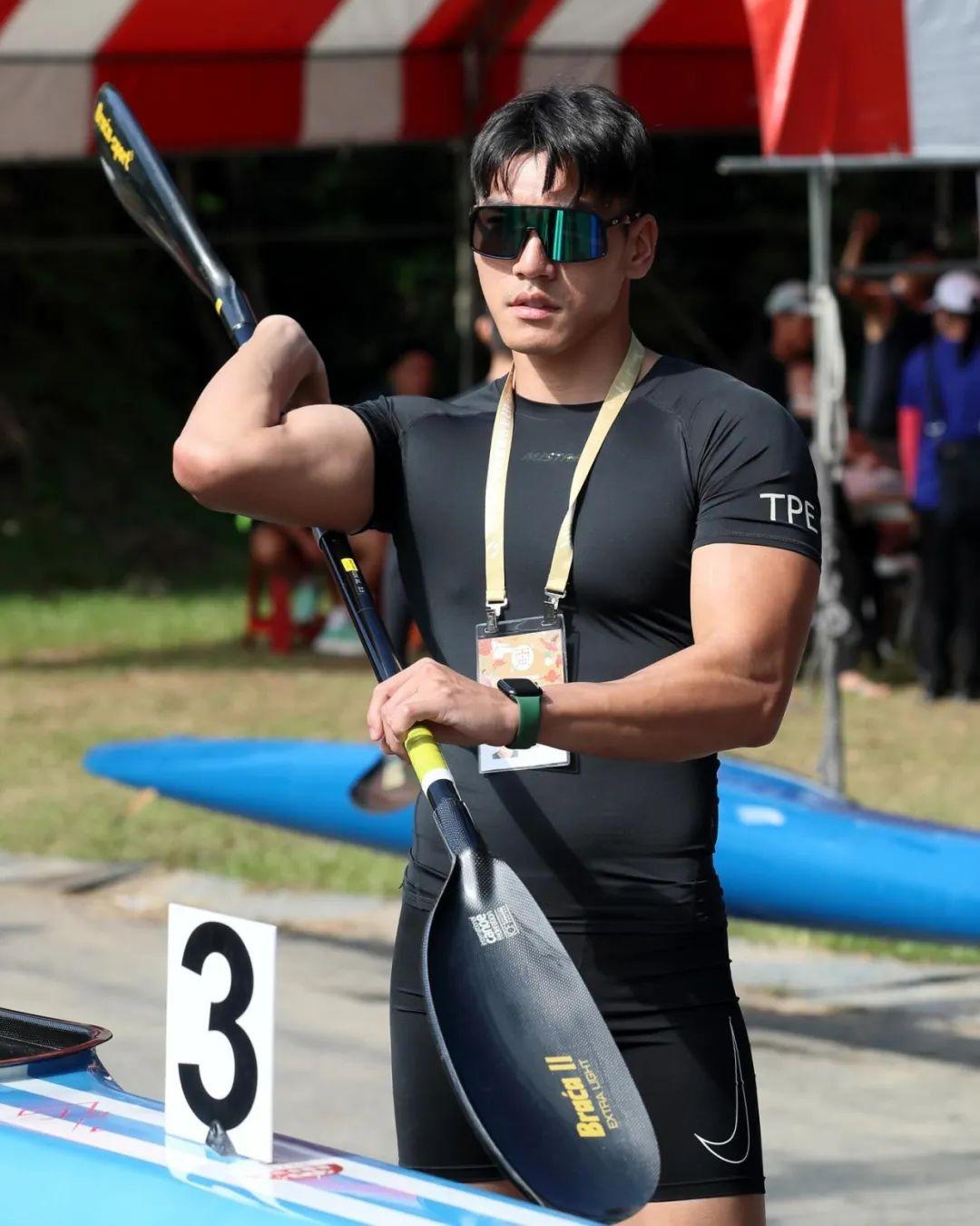 澳大利亚运动员夺得划船比赛冠军 澳大利亚运动员夺得划船比赛冠军