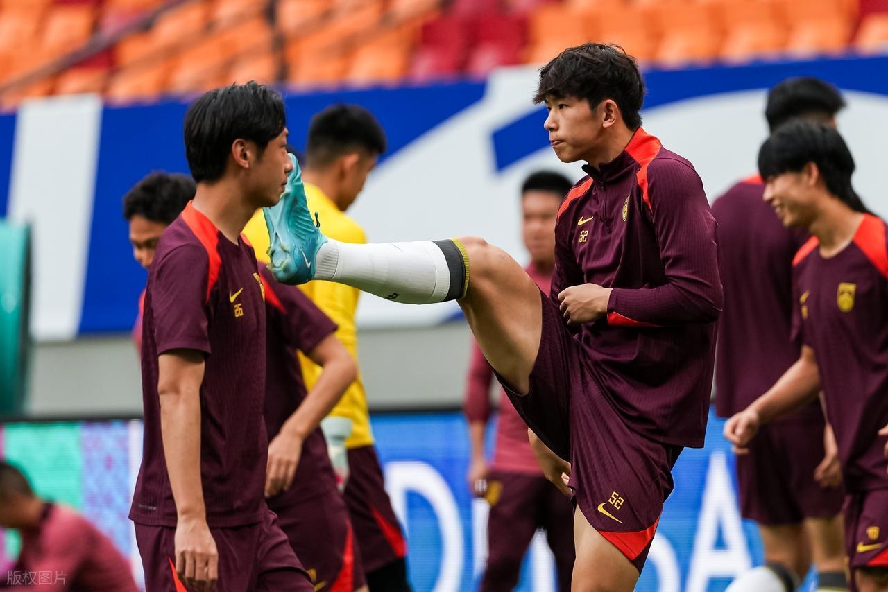 韩国队横扫中国队,郑思维点燃赛场 韩国队横扫中国队,郑思维点燃赛场